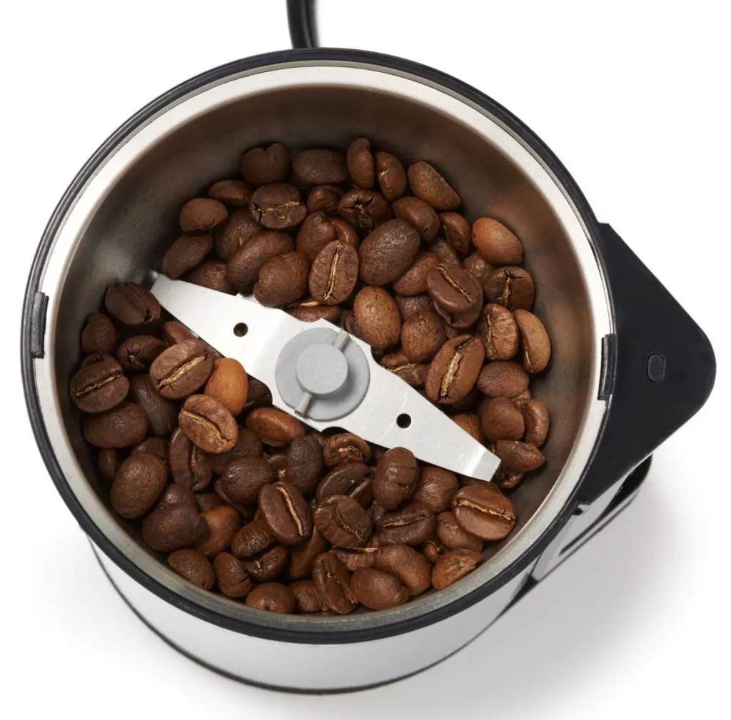 Muele el café en grano con nuestro molinillo de café
